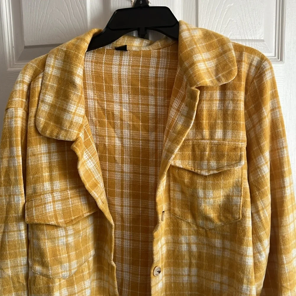 Yellow flannel - Picture 2 of 4